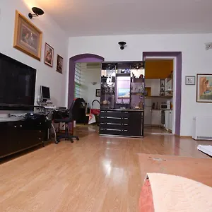 Epicenter Apartment