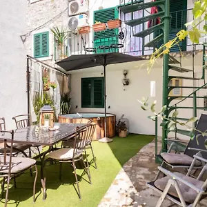 Angie Old Town With Jacuzzi Villa
